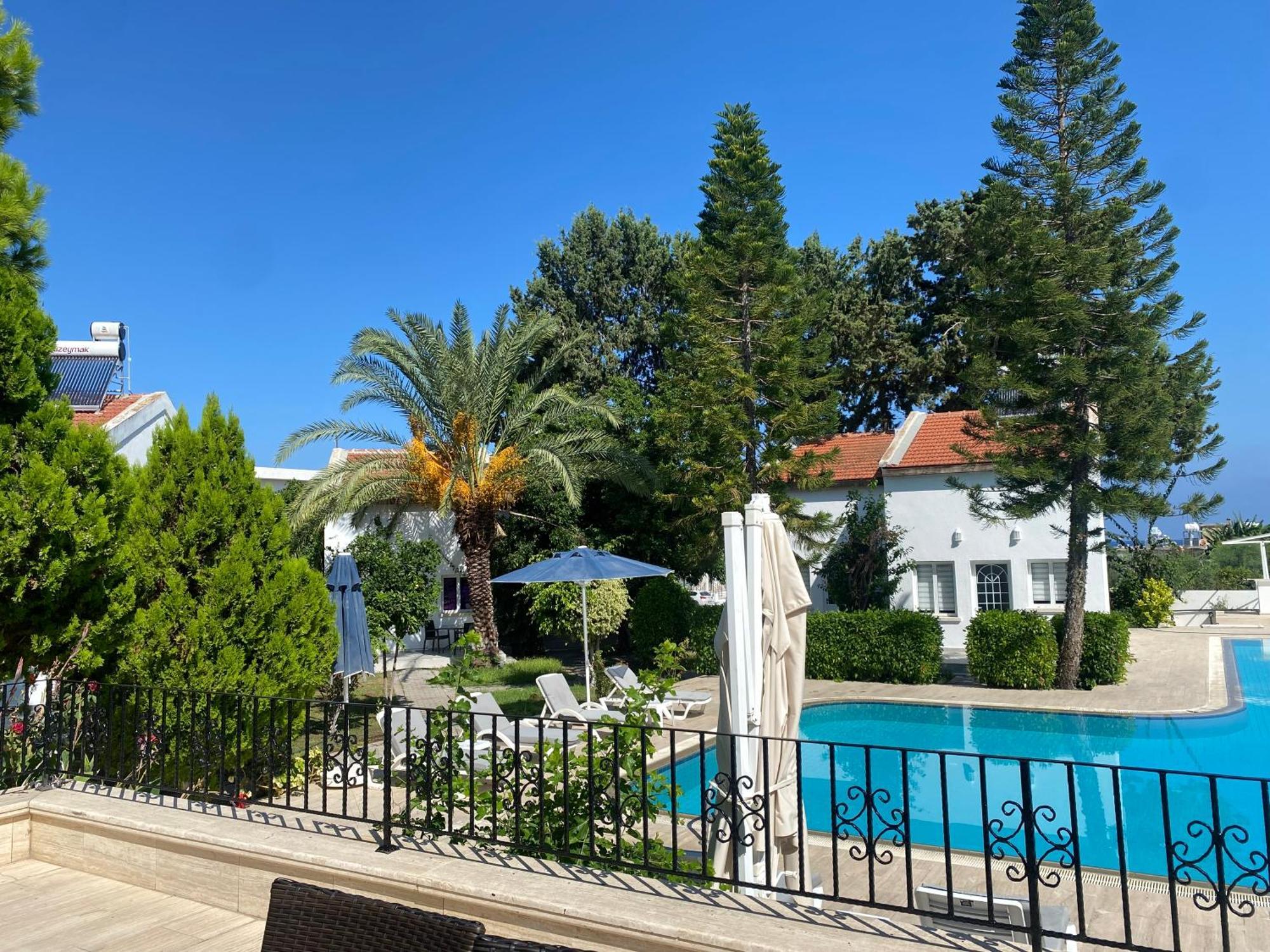 The Prince Inn Hotel & Villas Agios Georgios  エクステリア 写真