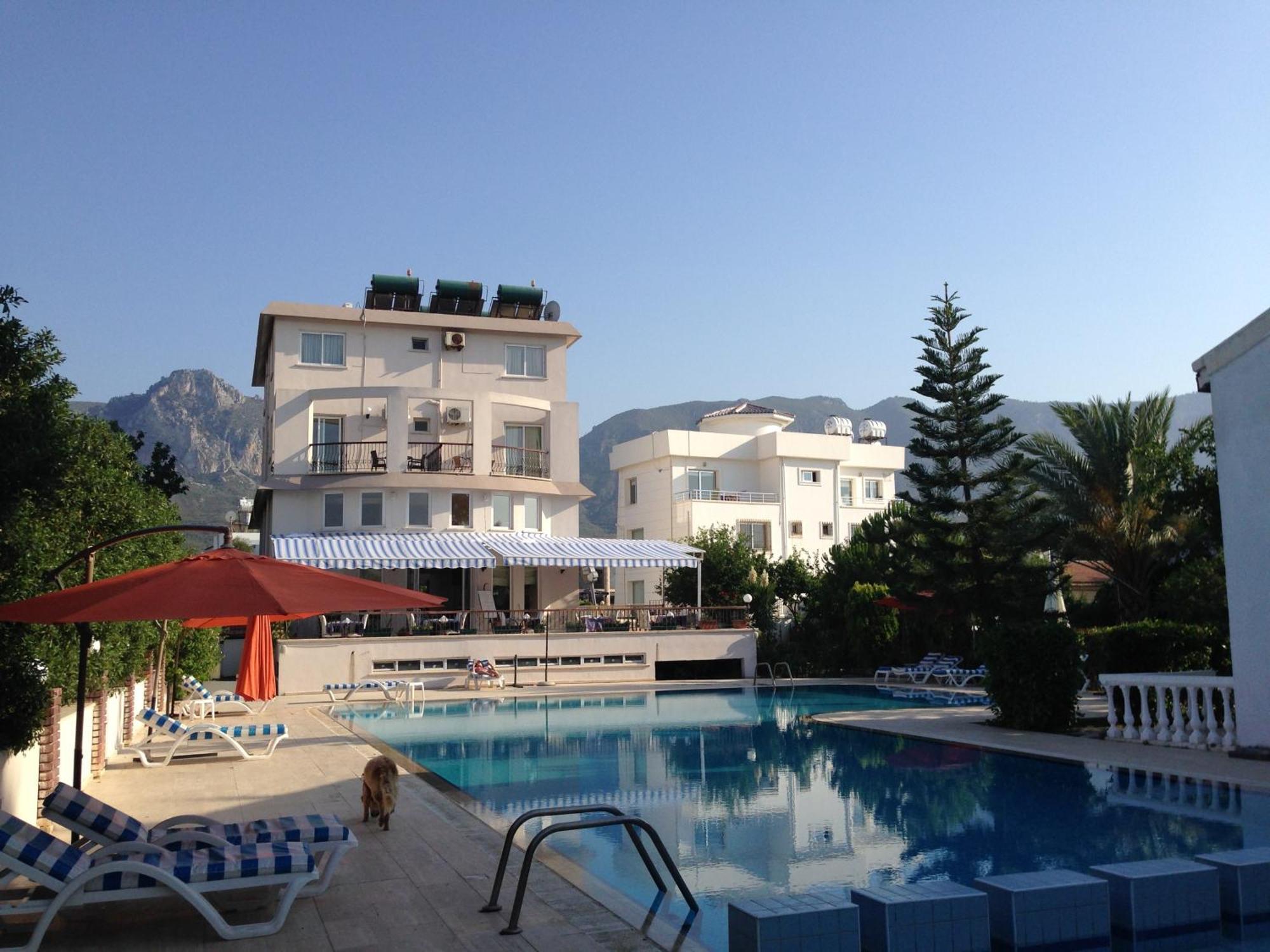 The Prince Inn Hotel & Villas Agios Georgios  エクステリア 写真