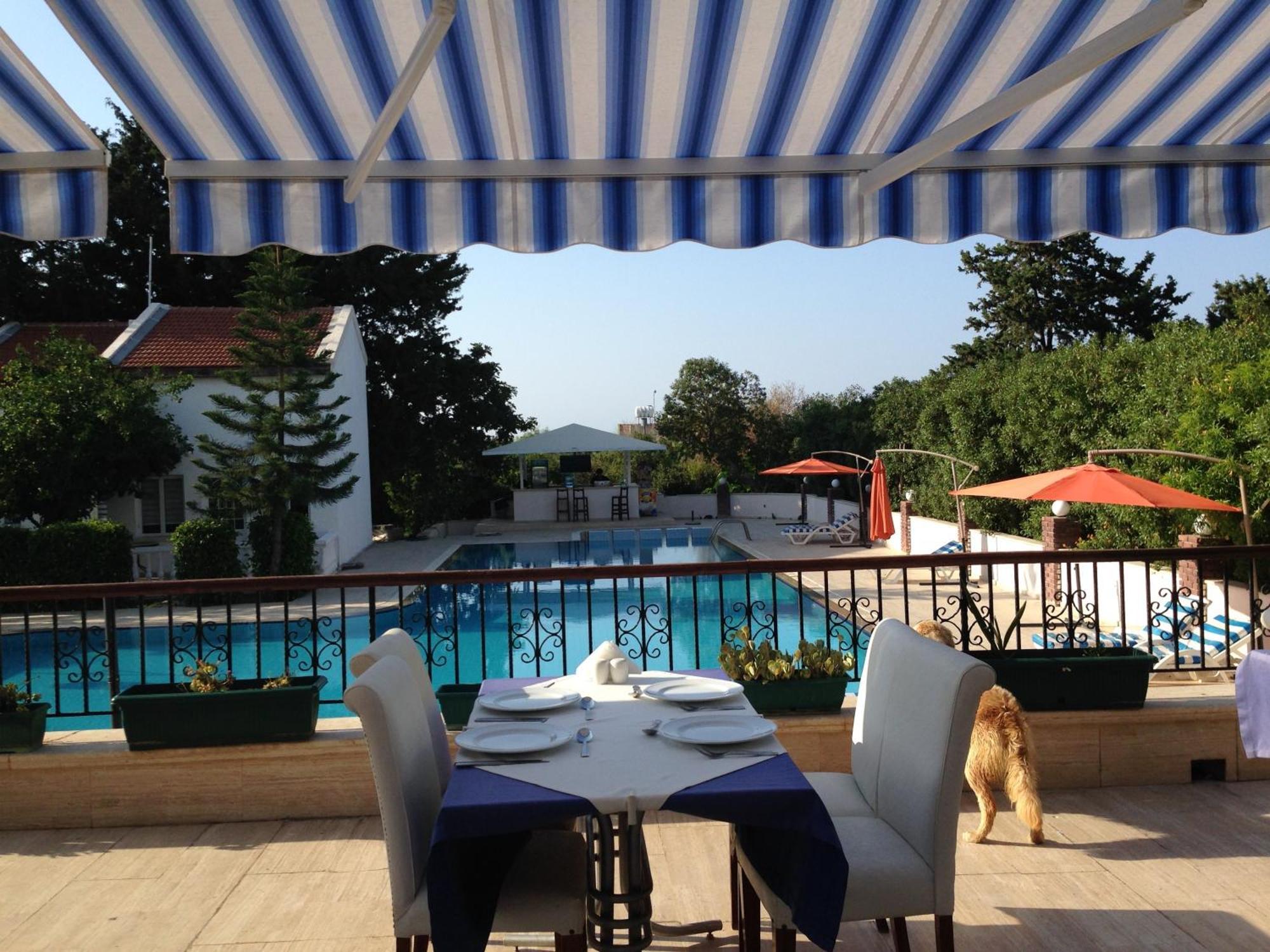 The Prince Inn Hotel & Villas Agios Georgios  エクステリア 写真