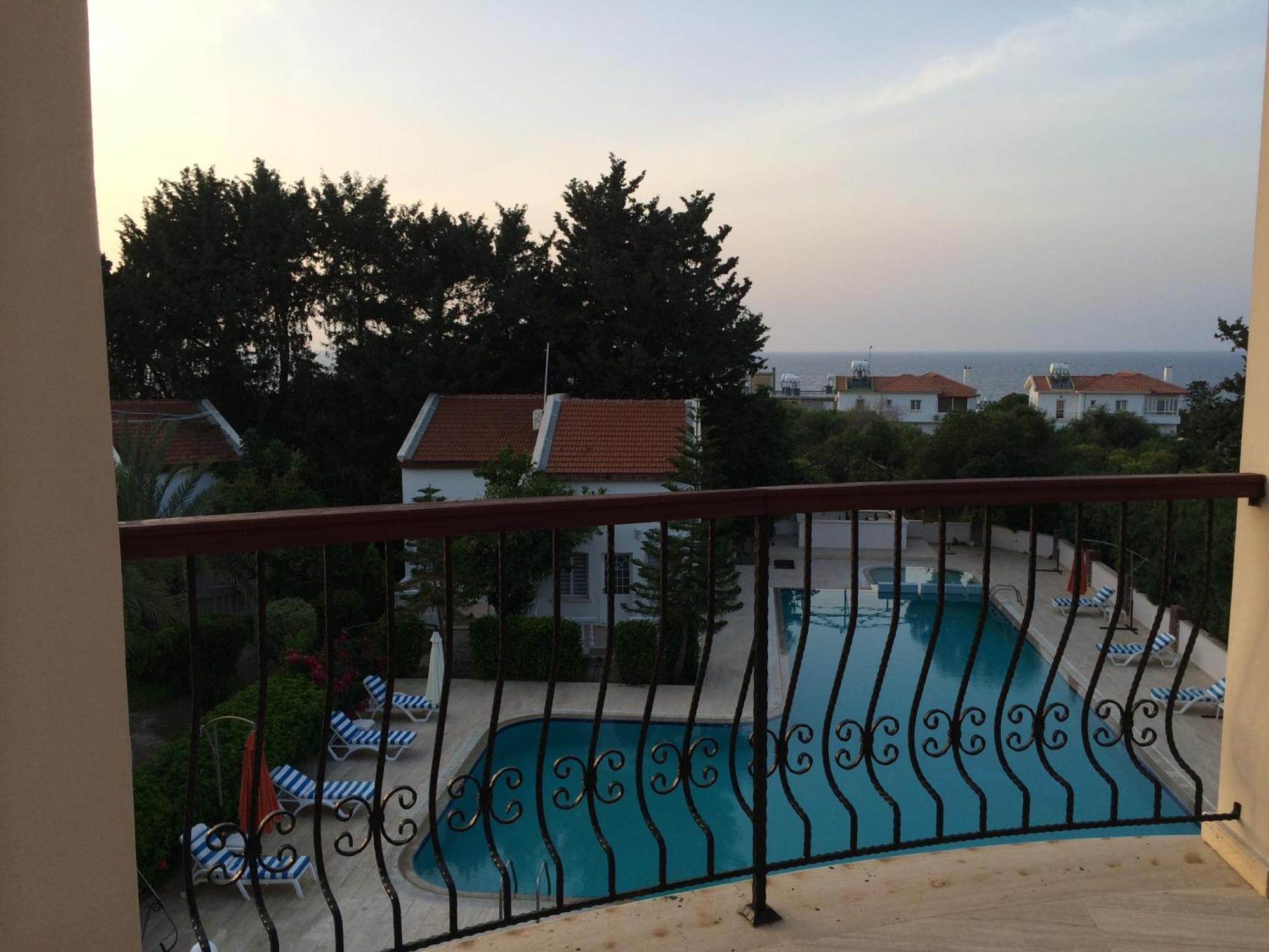 The Prince Inn Hotel & Villas Agios Georgios  エクステリア 写真