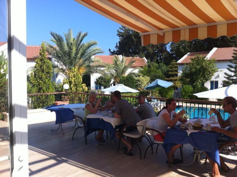 The Prince Inn Hotel & Villas Agios Georgios  エクステリア 写真