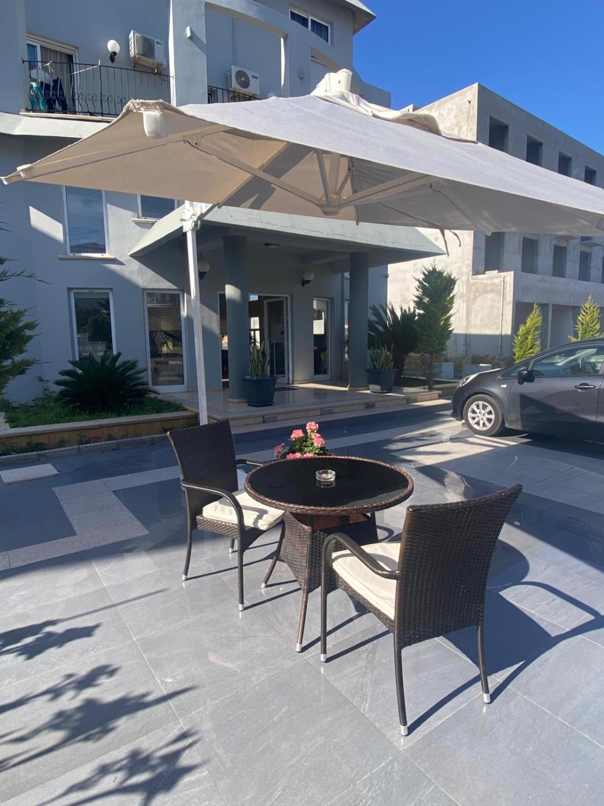 The Prince Inn Hotel & Villas Agios Georgios  エクステリア 写真