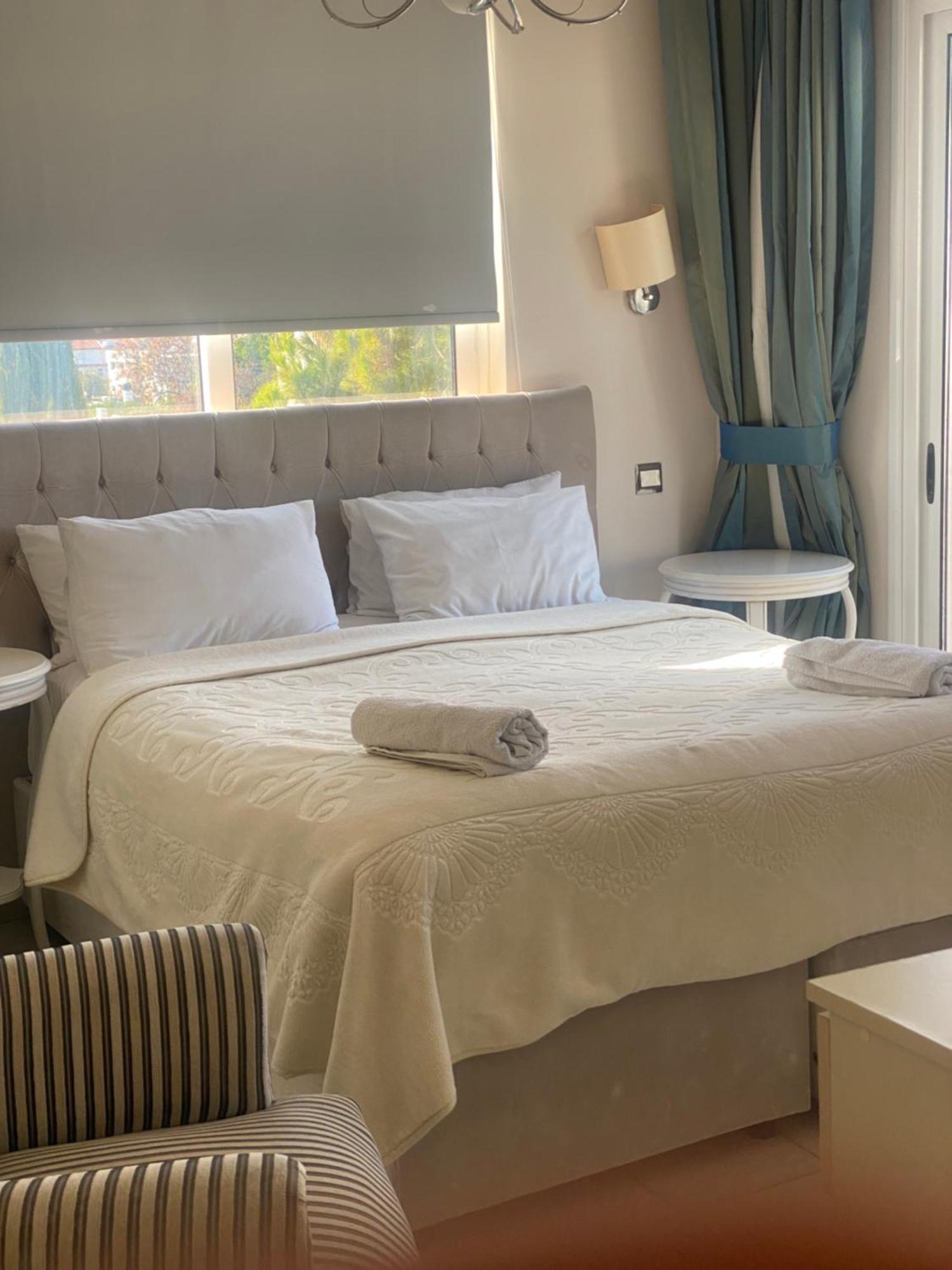 The Prince Inn Hotel & Villas Agios Georgios  エクステリア 写真