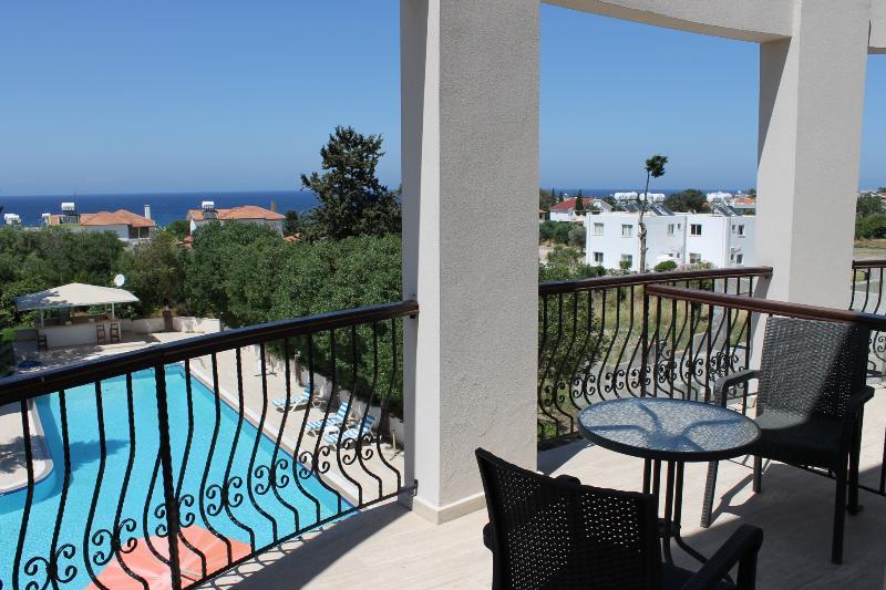 The Prince Inn Hotel & Villas Agios Georgios  エクステリア 写真