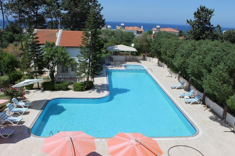 The Prince Inn Hotel & Villas Agios Georgios  エクステリア 写真
